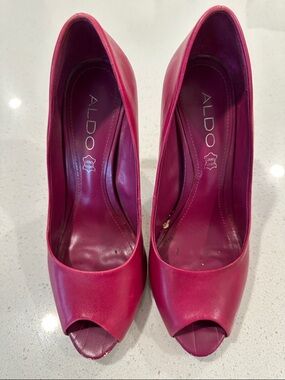 ALDO Fuchsia Peep-Toe Leather Pumps